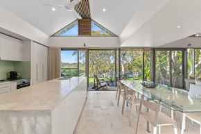 Fuller Holidays - Belongil Beach Pavilion House, 18A Childe St